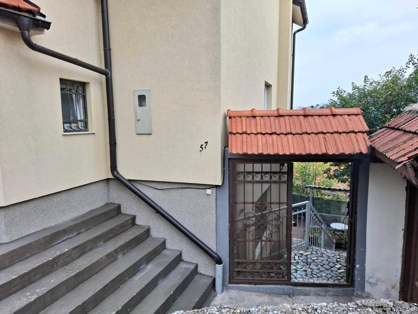 Address Apartment Sarajevo Buitenkant foto
